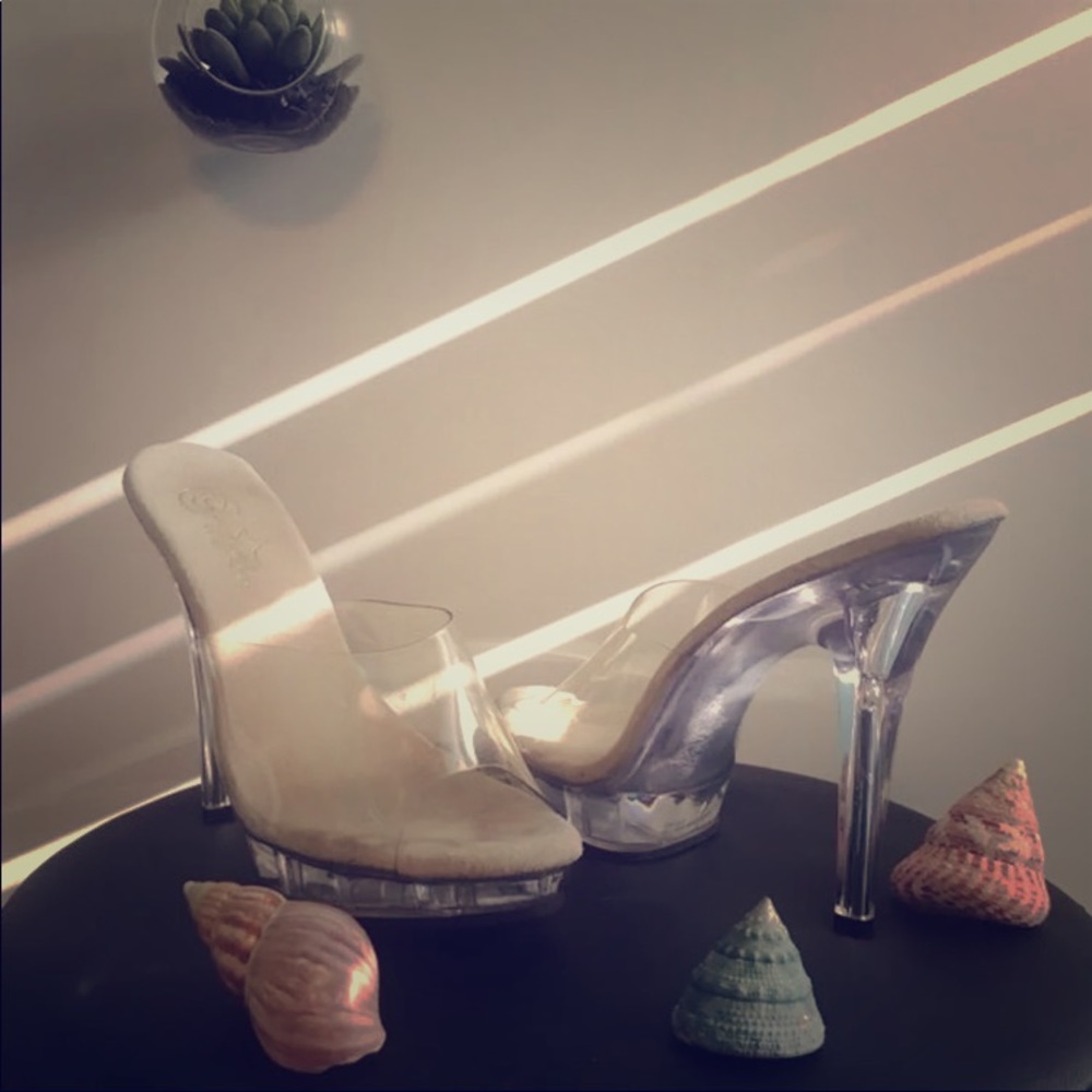 Pool heels